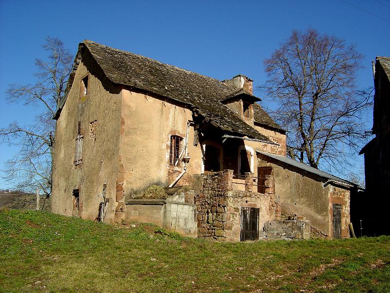 DSC03607.JPG - de l'Ady à Firmi, après  St Christophe, très belle architecture près de la voie